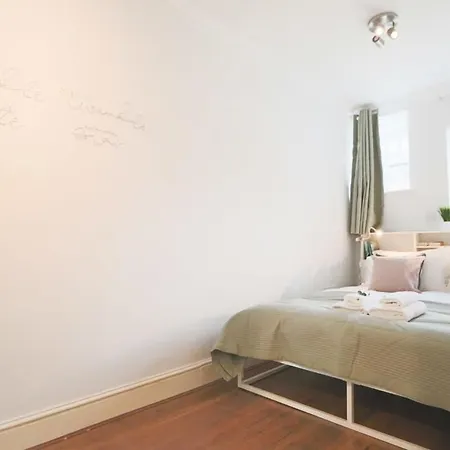 Kingsdown - Basement With Parking * 布里斯托